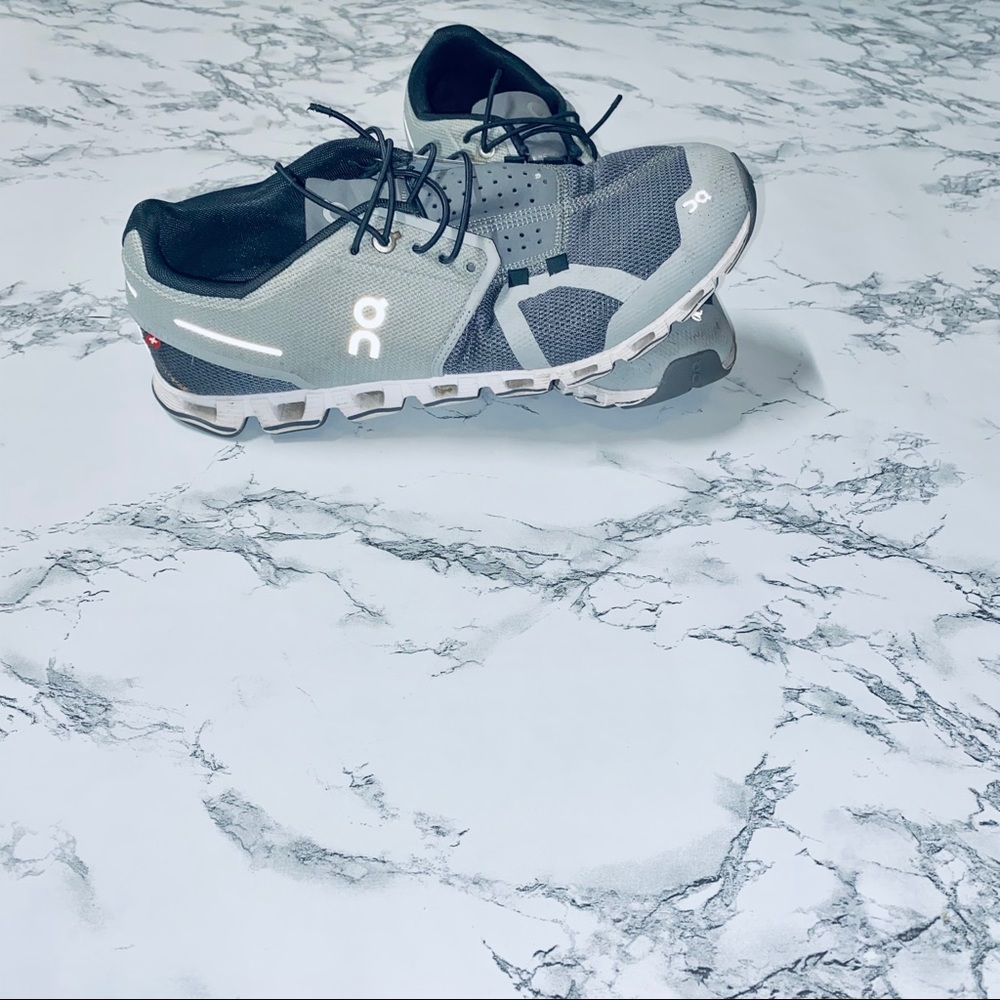 On Cloud women’s running shoes